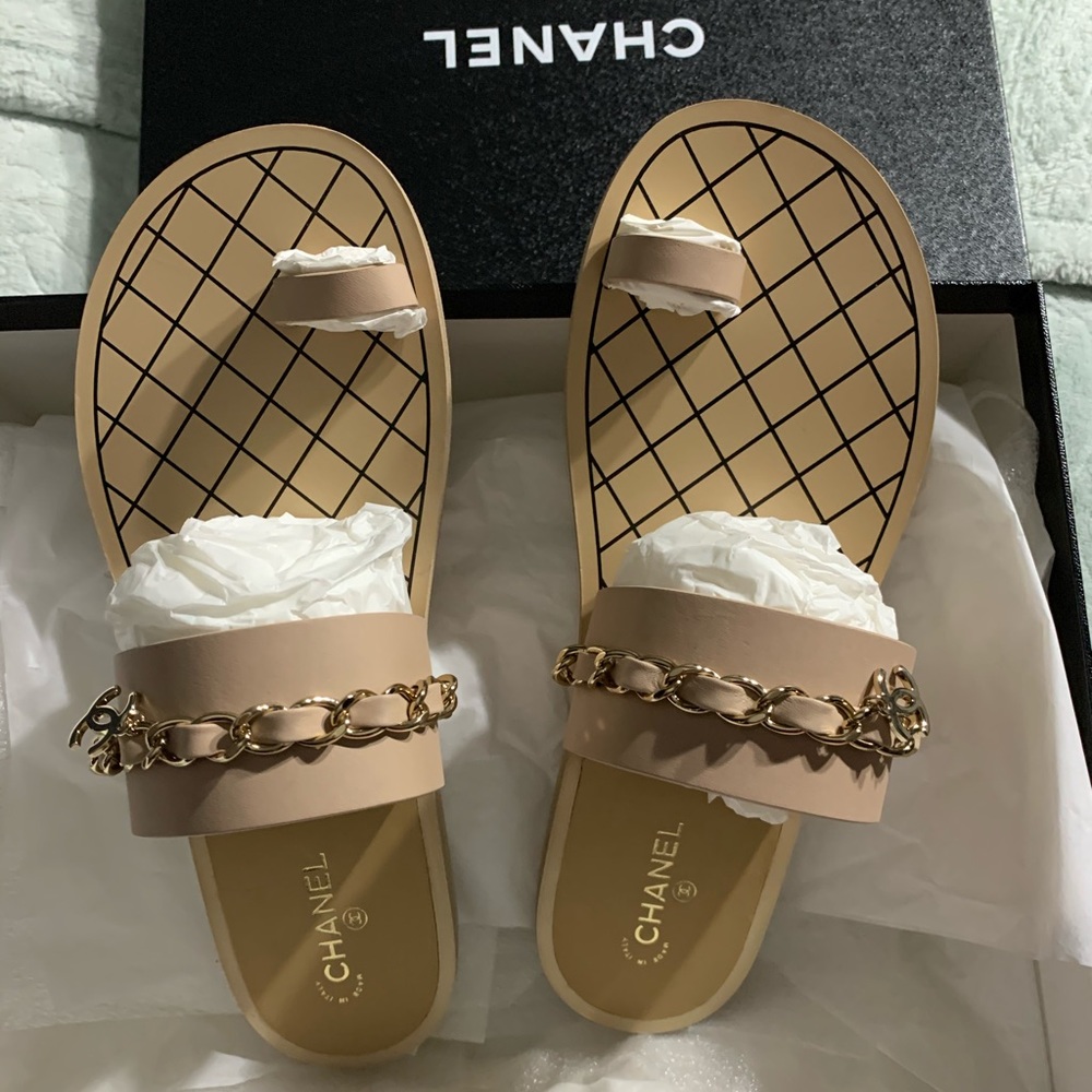 Chanel Slip ons 39 - Picture 2 of 2